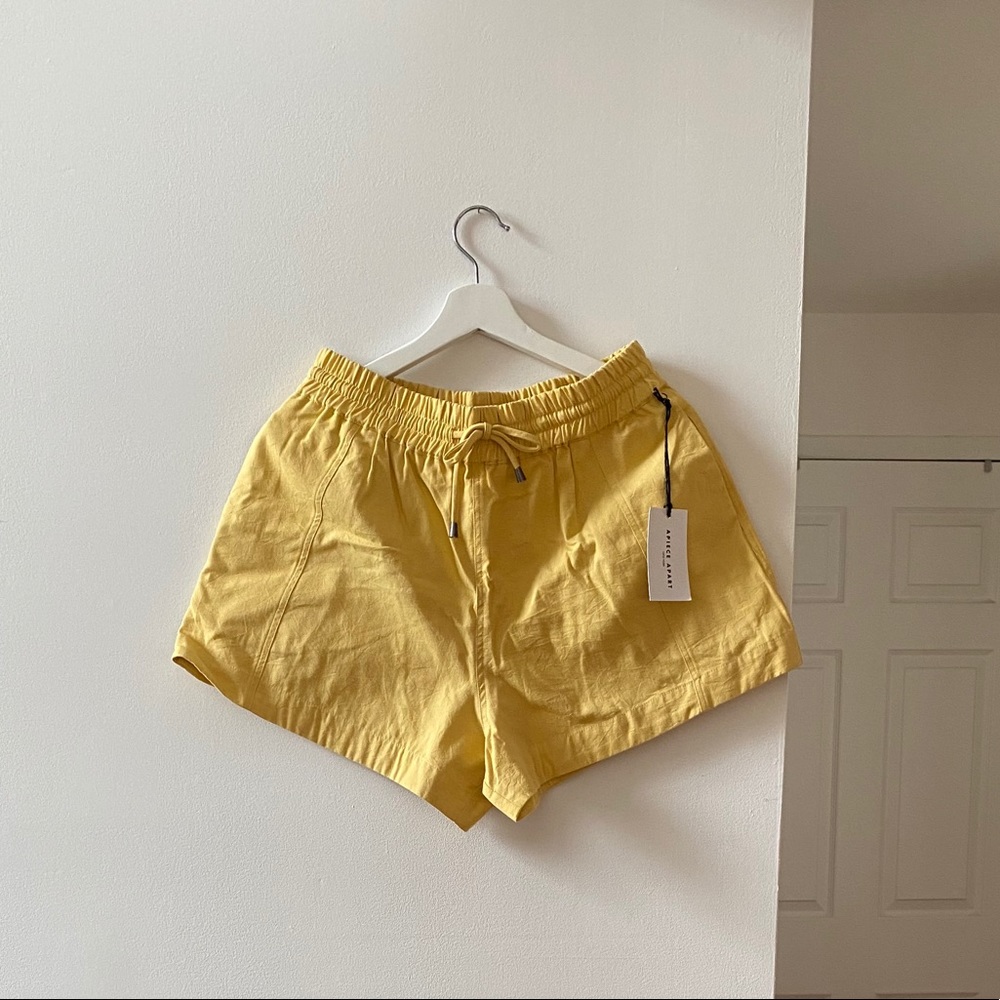 Apiece Apart Trail Short Chamomile size M